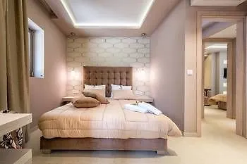 Avra Luxury Hotel 4*
